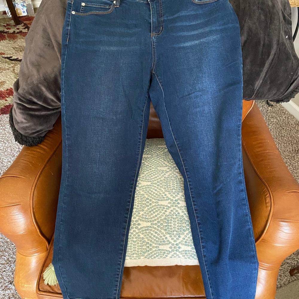 Tahari Mid Rise Skinny Jeans